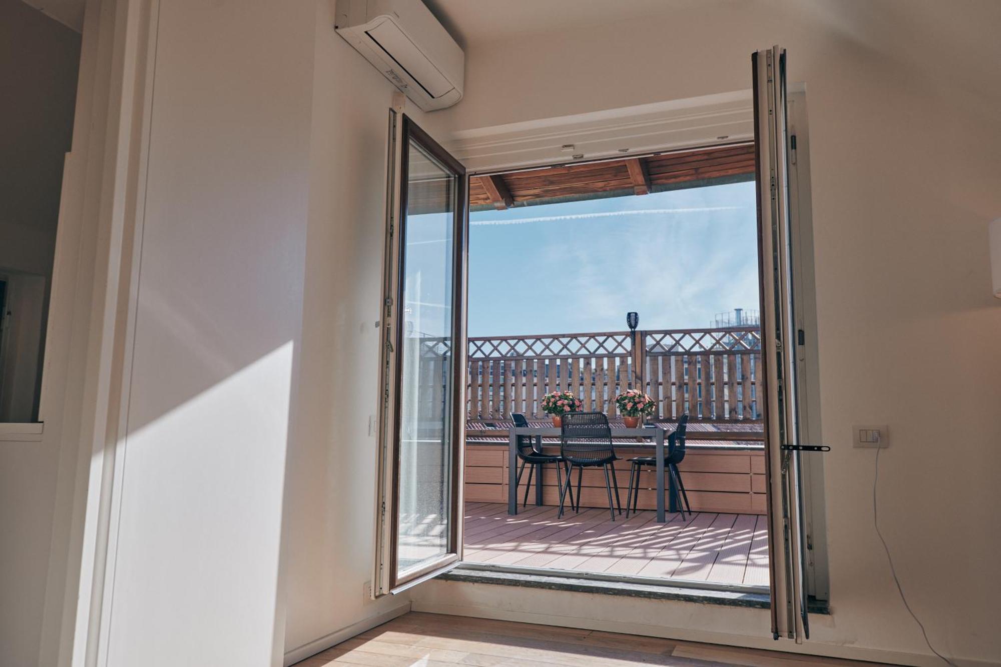 Sant'Andrea Penthouse By Montenapoleone Living Милано Екстериор снимка